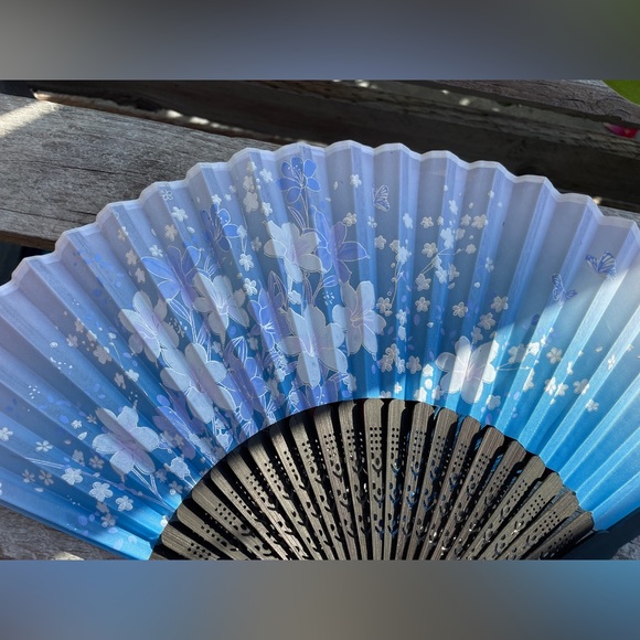 Silk & Bamboo (Hot Flash) Hand Fan with Satin Pouch - Picture 2 of 3